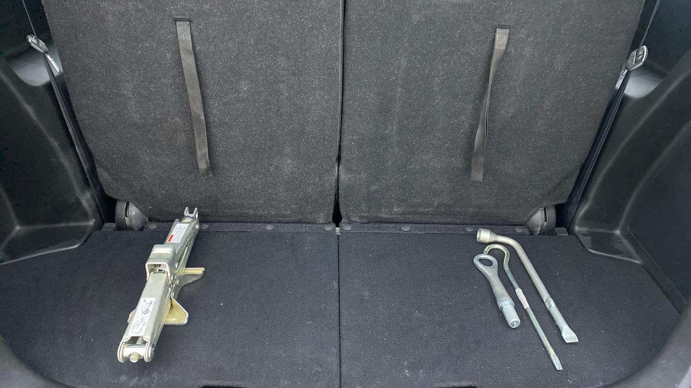 2019 Maruti XL6 ALPHA SHVS  MT, Petrol, Manual, 27,744 km, Boot Inside