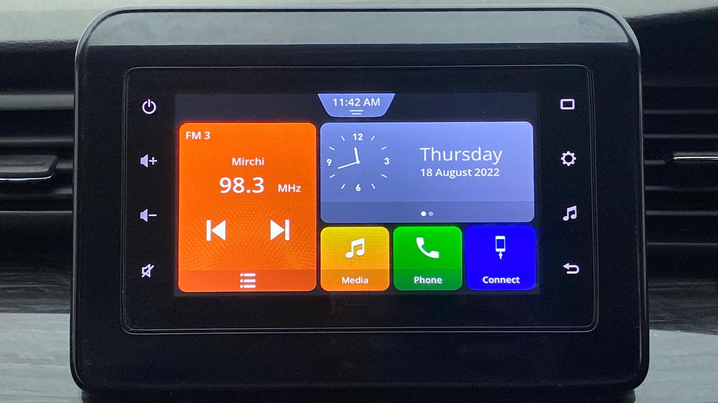 2019 Maruti XL6 ALPHA SHVS  MT, Petrol, Manual, 27,744 km, Infotainment System