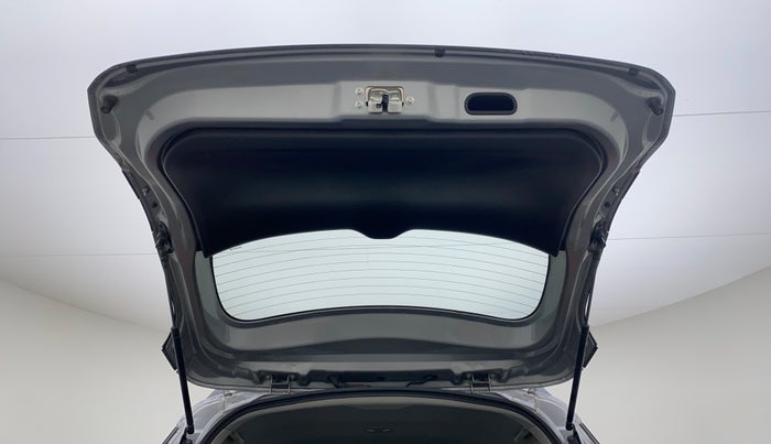 2019 Maruti XL6 ALPHA SHVS  MT, Petrol, Manual, 27,744 km, Boot Door Open