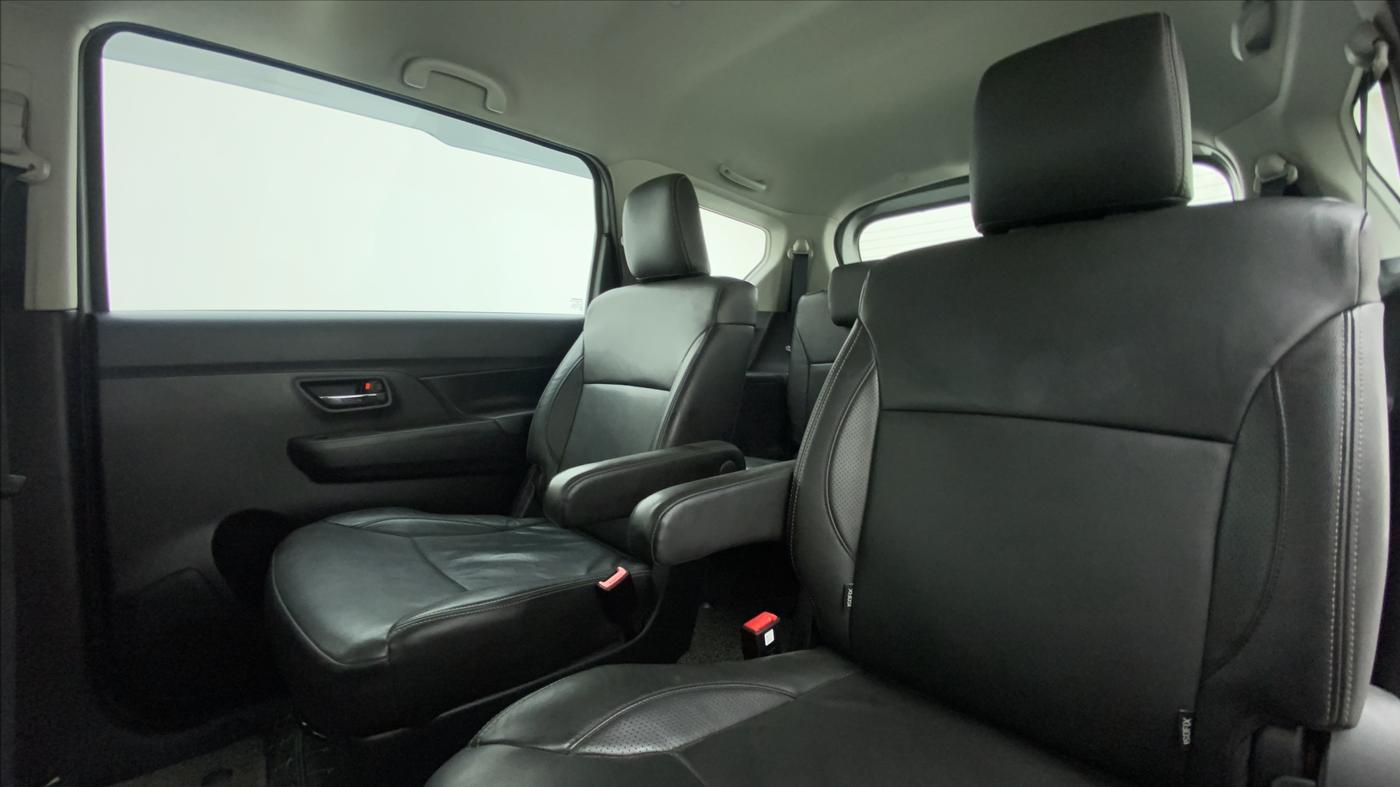2019 Maruti XL6 ALPHA SHVS  MT, Petrol, Manual, 27,744 km, Right Side Rear Door Cabin