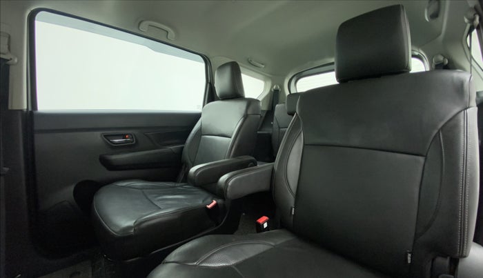2019 Maruti XL6 ALPHA SHVS  MT, Petrol, Manual, 27,744 km, Right Side Rear Door Cabin