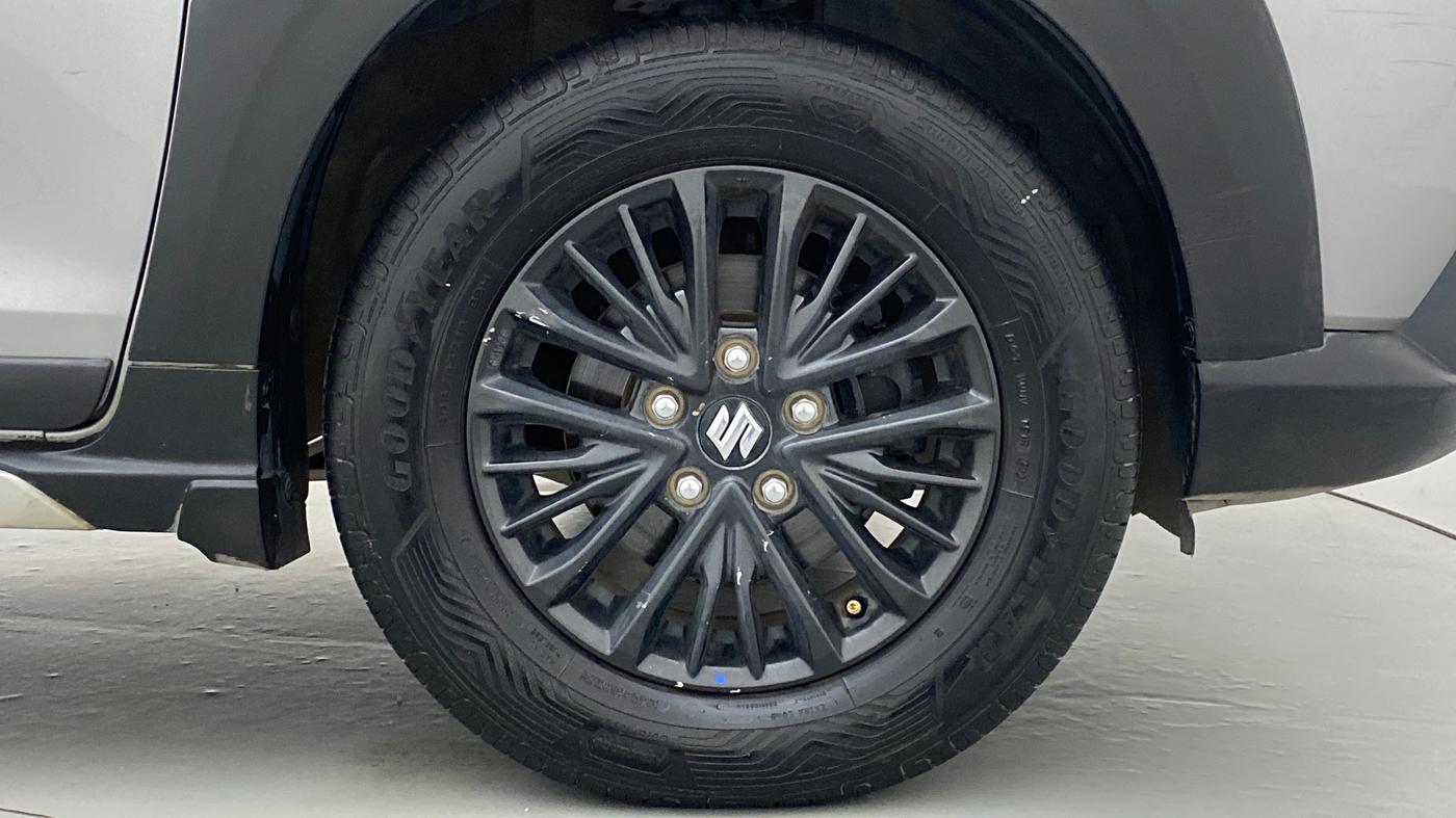2019 Maruti XL6 ALPHA SHVS  MT, Petrol, Manual, 27,744 km, Right Front Wheel