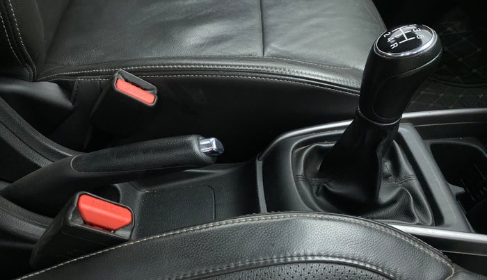 2019 Maruti XL6 ALPHA SHVS  MT, Petrol, Manual, 27,744 km, Gear Lever