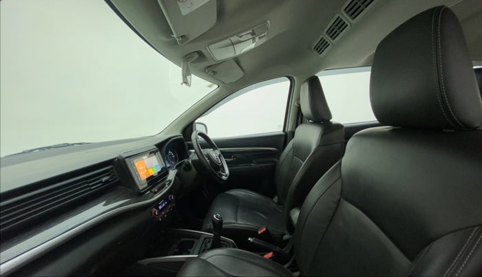 2019 Maruti XL6 ALPHA SHVS  MT, Petrol, Manual, 27,744 km, Right Side Front Door Cabin