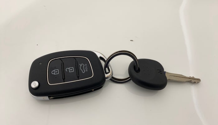 2023 Hyundai GRAND I10 NIOS MAGNA 1.2 KAPPA VTVT CNG, CNG, Manual, 31,626 km, Key Close Up