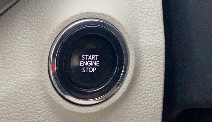 2023 Mahindra XUV300 W8 (O) 1.5 DIESEL, Diesel, Manual, 68,434 km, Keyless Start/ Stop Button