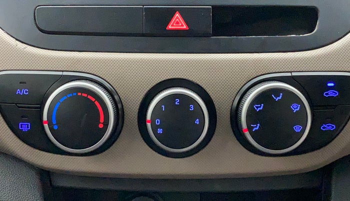 2014 Hyundai Grand i10 ASTA AT 1.2 KAPPA VTVT, CNG, Automatic, 1,05,850 km, AC Unit - Car heater not working