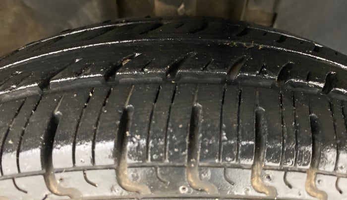 2017 Renault Kwid CLIMBER 1.0 AT, Petrol, Automatic, 11,146 km, Right Front Tyre Tread