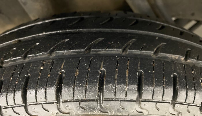 2017 Renault Kwid CLIMBER 1.0 AT, Petrol, Automatic, 11,146 km, Right Rear Tyre Tread