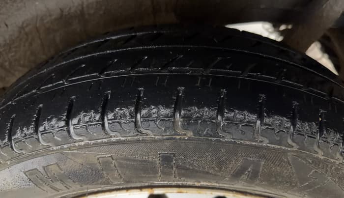 2014 Maruti Wagon R 1.0 LXI CNG, CNG, Manual, 73,911 km, Left Rear Tyre Tread