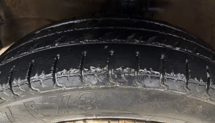 2014 Maruti Wagon R 1.0 LXI CNG, CNG, Manual, 73,911 km, Left Front Tyre Tread