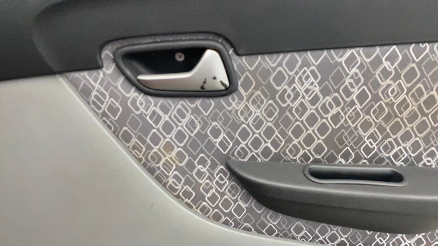 2019 Maruti Alto LXI, Petrol, Manual, 4,137 km, Driver Side Door Panels Control