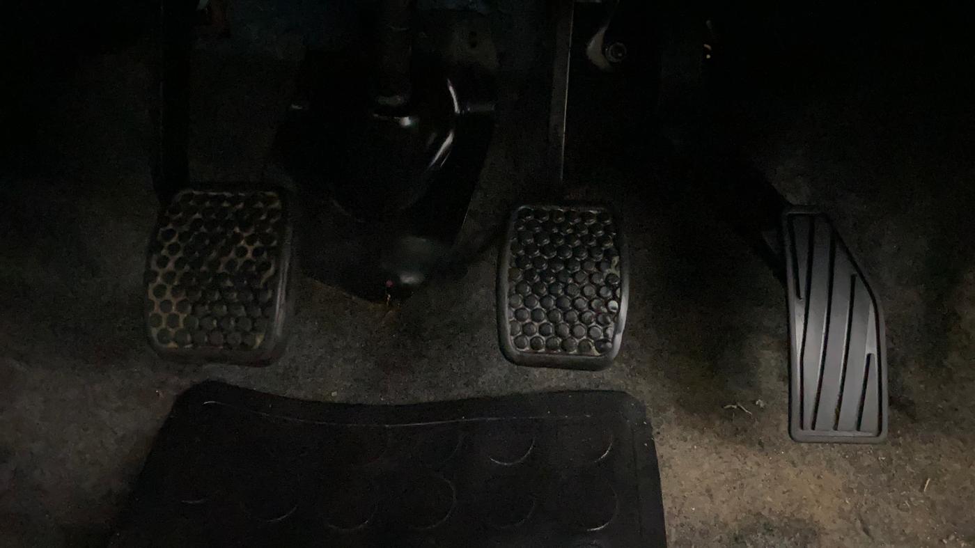 2019 Maruti Alto LXI, Petrol, Manual, 4,137 km, Pedals