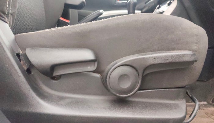 2015 Maruti S Cross ZETA 1.6, Diesel, Manual, 1,09,499 km, Driver Side Adjustment Panel