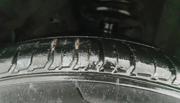 2015 Maruti S Cross ZETA 1.6, Diesel, Manual, 1,09,499 km, Left Front Tyre Tread