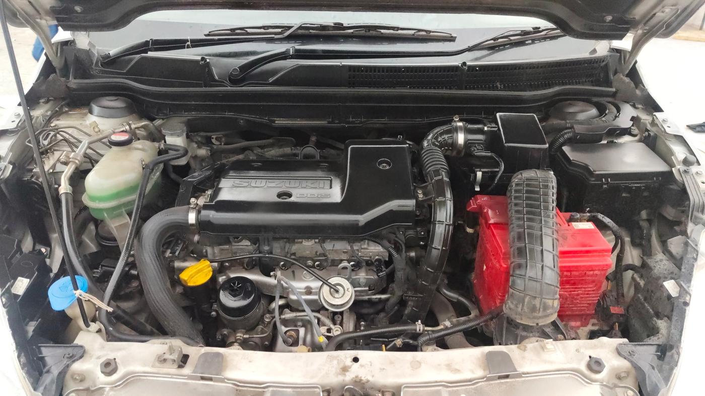 2015 Maruti S Cross ZETA 1.6, Diesel, Manual, 1,09,499 km, Engine View