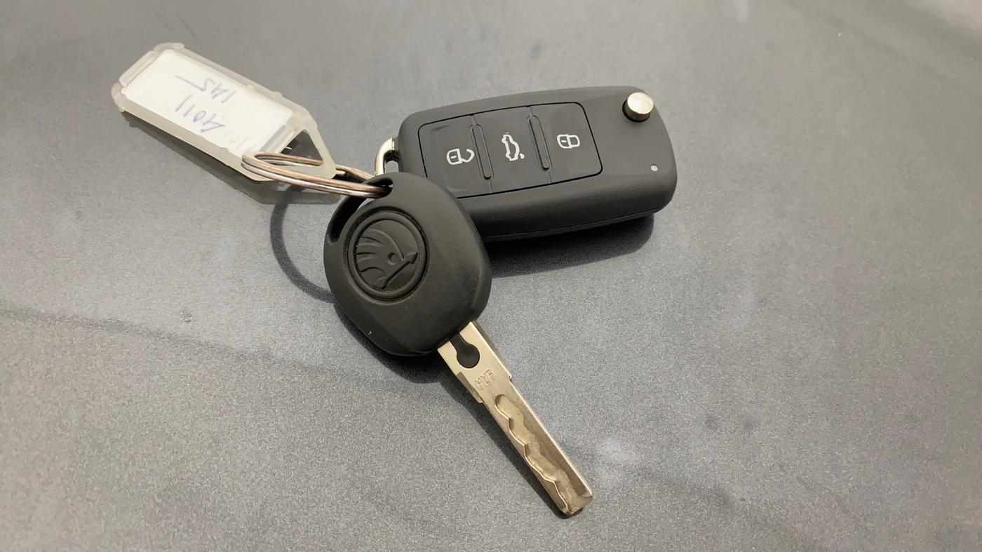 2018 Skoda Rapid AMBITION 1.6 MPI MT, Petrol, Manual, 24,931 km, Key Close Up