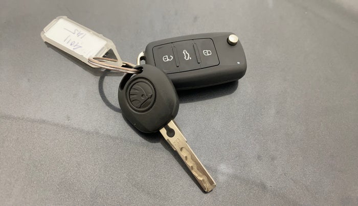 2018 Skoda Rapid AMBITION 1.6 MPI MT, Petrol, Manual, 24,931 km, Key Close Up