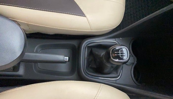 2018 Skoda Rapid AMBITION 1.6 MPI MT, Petrol, Manual, 24,931 km, Gear Lever