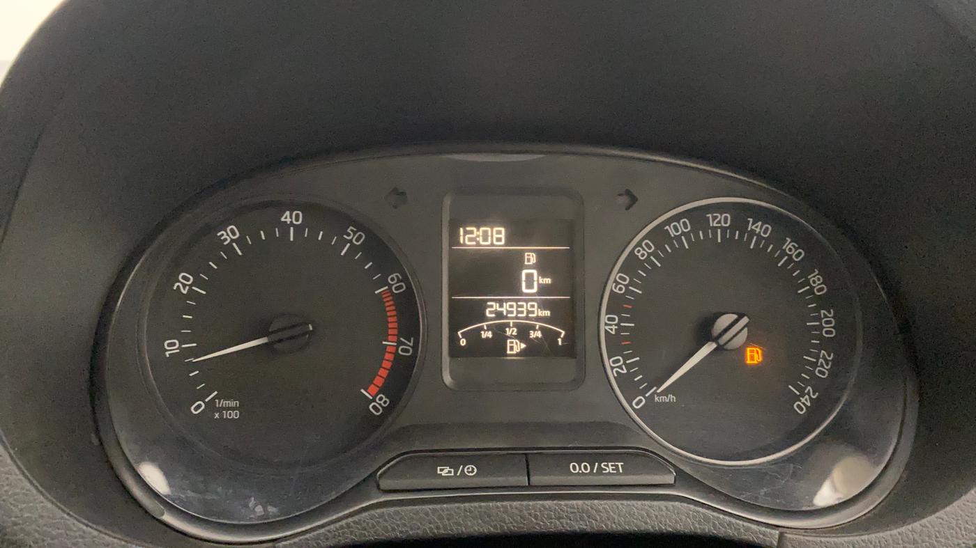 2018 Skoda Rapid AMBITION 1.6 MPI MT, Petrol, Manual, 24,931 km, Odometer Image
