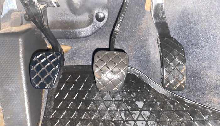 2018 Skoda Rapid AMBITION 1.6 MPI MT, Petrol, Manual, 24,931 km, Pedals