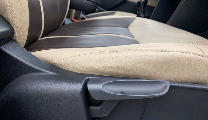 2018 Skoda Rapid AMBITION 1.6 MPI MT, Petrol, Manual, 24,931 km, Driver Side Adjustment Panel