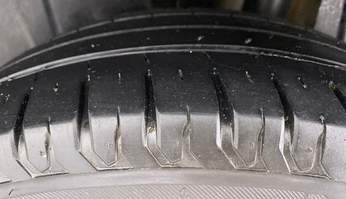 2019 Maruti Ertiga ZXI Plus SHVS, Petrol, Manual, 28,363 km, Left Rear Tyre Tread