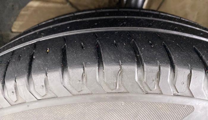 2019 Maruti Ertiga ZXI Plus SHVS, Petrol, Manual, 28,363 km, Left Front Tyre Tread