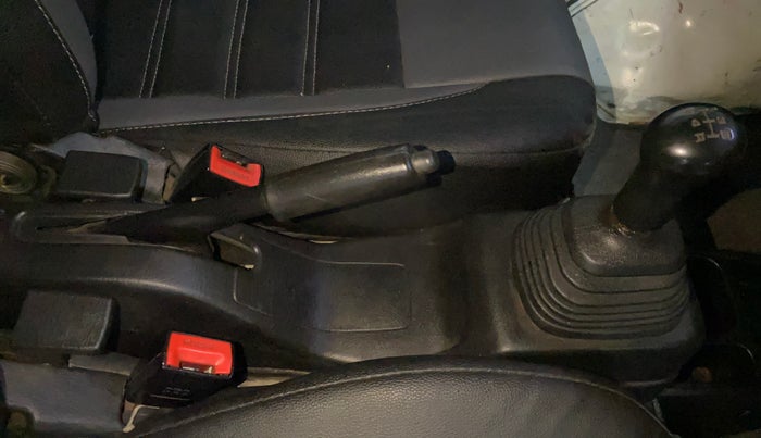 2022 Maruti Eeco 5 STR AC CNG (O), CNG, Manual, 70,838 km, Gear Lever