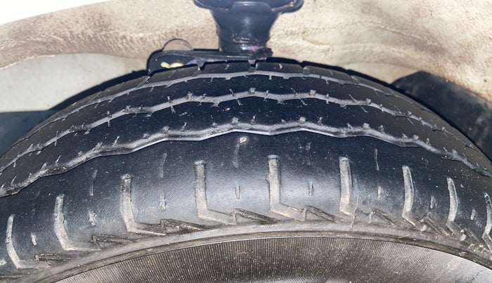 2022 Maruti Eeco 5 STR AC CNG (O), CNG, Manual, 70,838 km, Left Front Tyre Tread