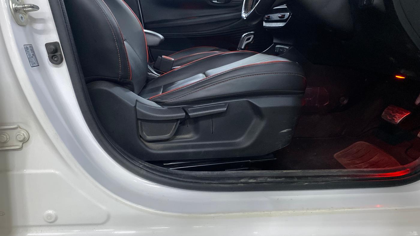 2023 Hyundai NEW I20 N LINE N8 1.0 TURBO DCT, Petrol, Automatic, 11,589 km, Driver Side Adjustment Panel