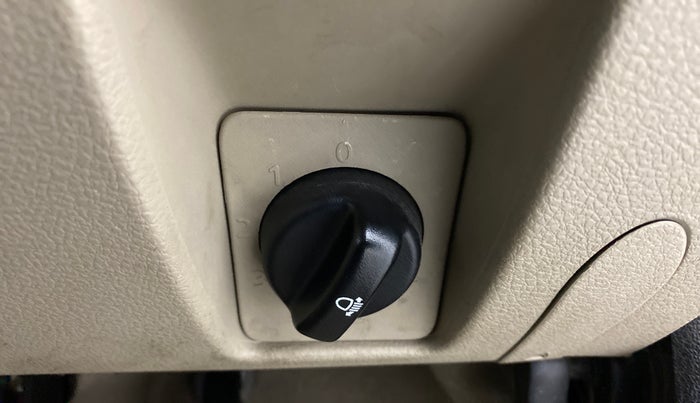 2015 Nissan Terrano XL D PLUS, Diesel, Manual, 1,15,925 km, Dashboard - Headlight height adjustment not working