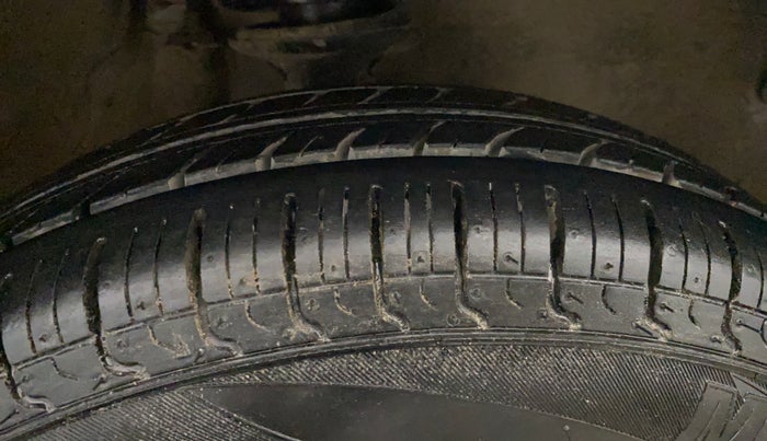 2015 Maruti Alto 800 LXI, Petrol, Manual, 50,286 km, Right Front Tyre Tread