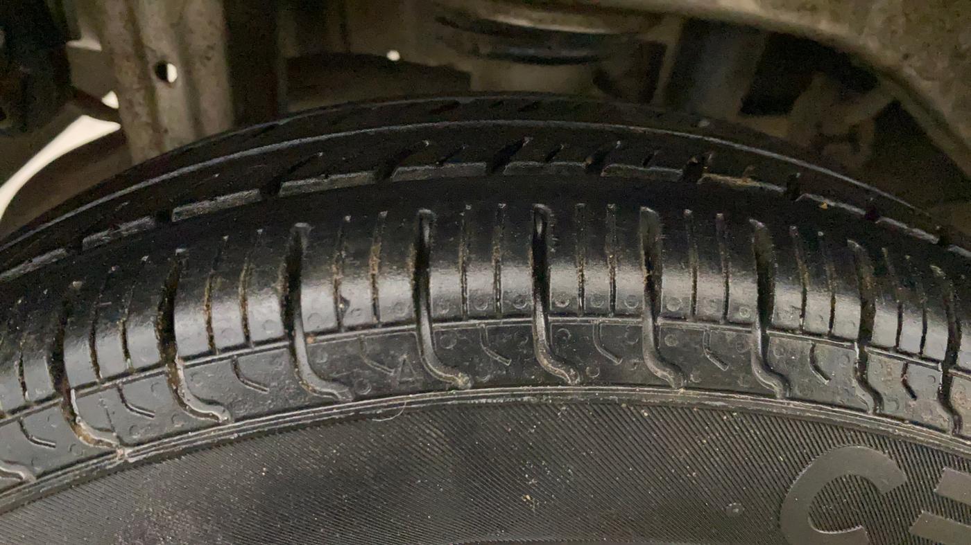 2015 Maruti Alto 800 LXI, Petrol, Manual, 50,286 km, Right Rear Tyre Tread