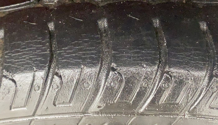 2017 Maruti Wagon R 1.0 VXI, Petrol, Manual, 35,930 km, Left Rear Tyre Tread