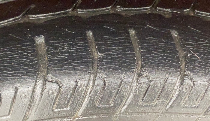 2017 Maruti Wagon R 1.0 VXI, Petrol, Manual, 35,930 km, Right Rear Tyre Tread