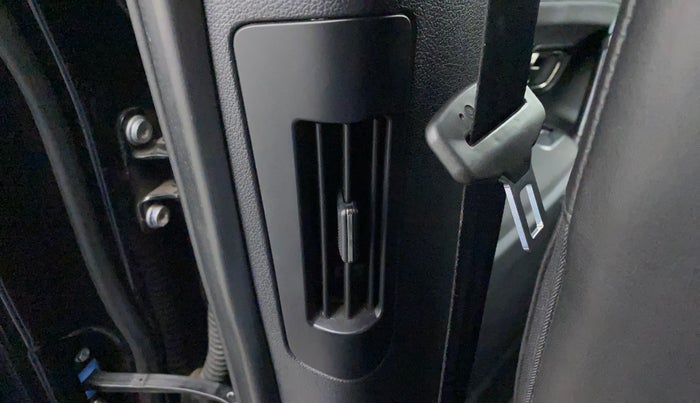 2022 Tata Harrier XT PLUS 2.0L KRYOTEC DARK EDITON, Diesel, Manual, 20,138 km, Rear AC Vents