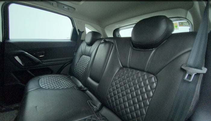 2022 Tata Harrier XT PLUS 2.0L KRYOTEC DARK EDITON, Diesel, Manual, 20,138 km, Right Side Rear Door Cabin