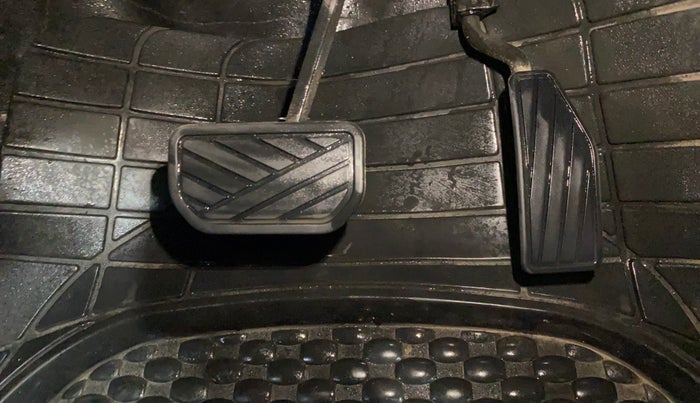 2020 Maruti IGNIS DELTA 1.2 AMT, Petrol, Automatic, 79,536 km, Pedals