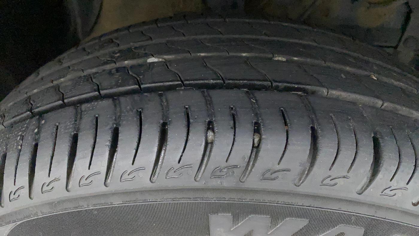 2021 Maruti Vitara Brezza LXI, Petrol, Manual, 24,959 km, Right Front Tyre Tread