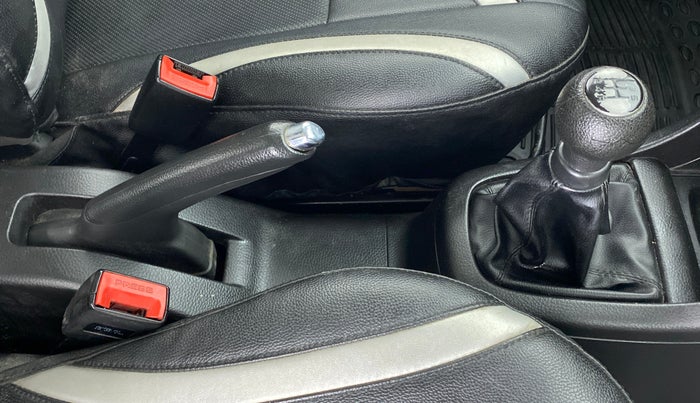 2014 Maruti Swift VXI, Petrol, Manual, 11,716 km, Gear Lever