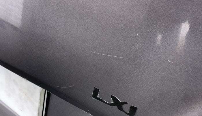 2014 Maruti Swift VXI, Petrol, Manual, 11,716 km, Dicky (Boot door) - Minor scratches