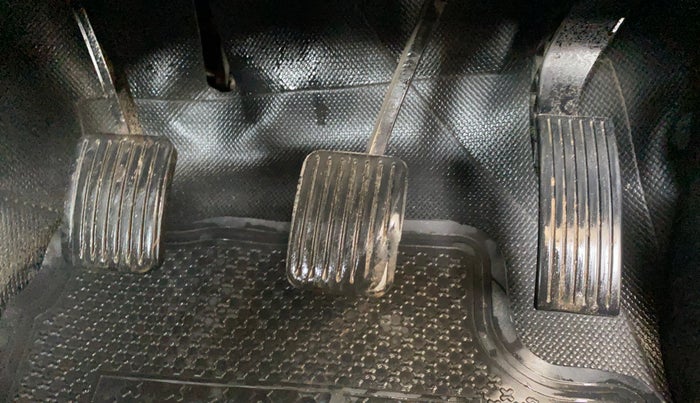 2015 Hyundai Xcent BASE 1.1, Diesel, Manual, 1,17,985 km, Pedals