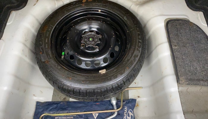 2015 Hyundai Xcent BASE 1.1, Diesel, Manual, 1,17,985 km, Spare Tyre