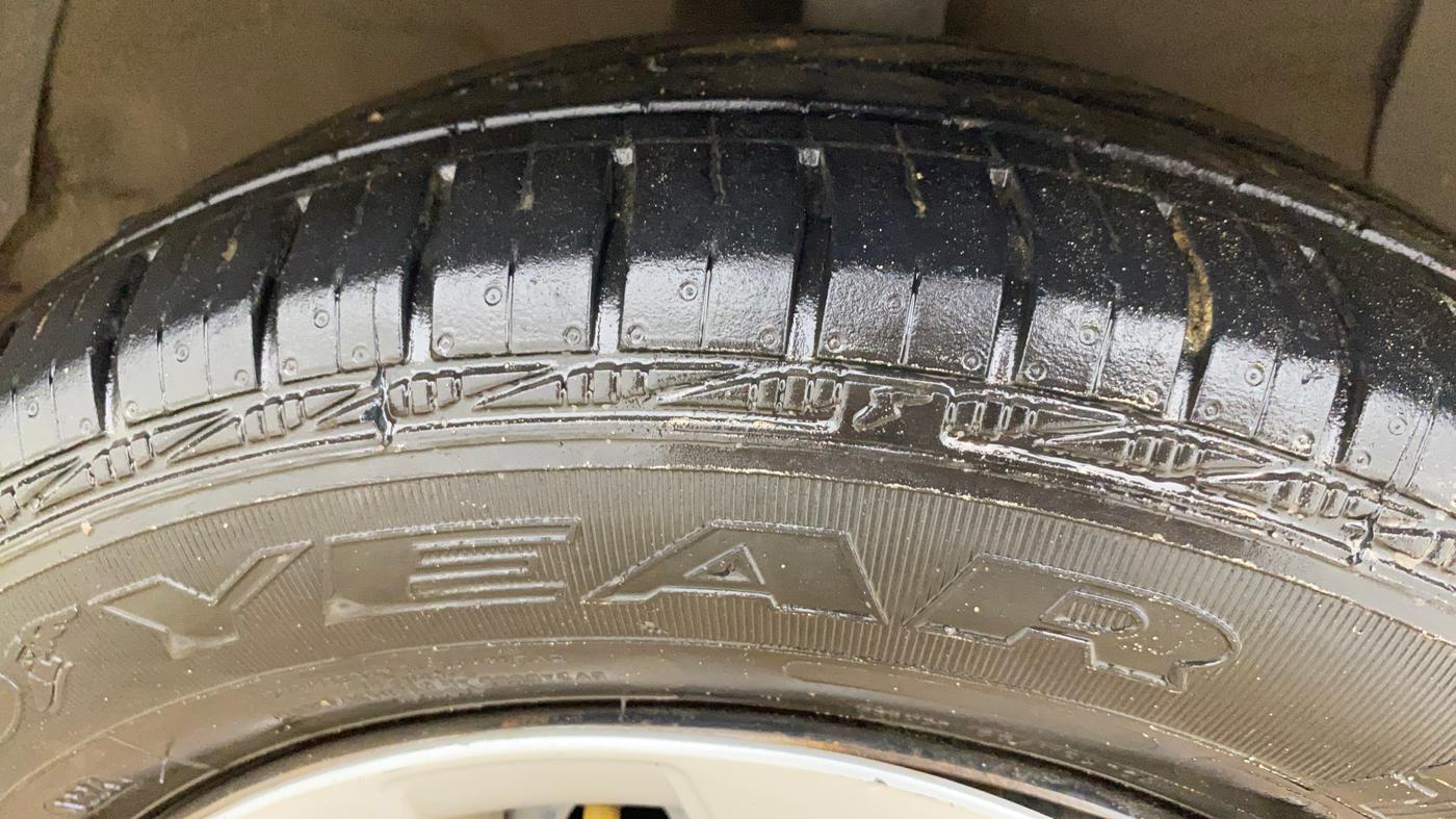 2015 Hyundai Xcent BASE 1.1, Diesel, Manual, 1,18,069 km, Right Front Tyre Tread