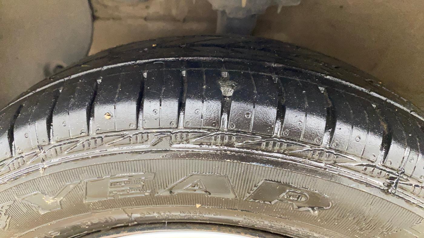 2015 Hyundai Xcent BASE 1.1, Diesel, Manual, 1,18,069 km, Left Front Tyre Tread