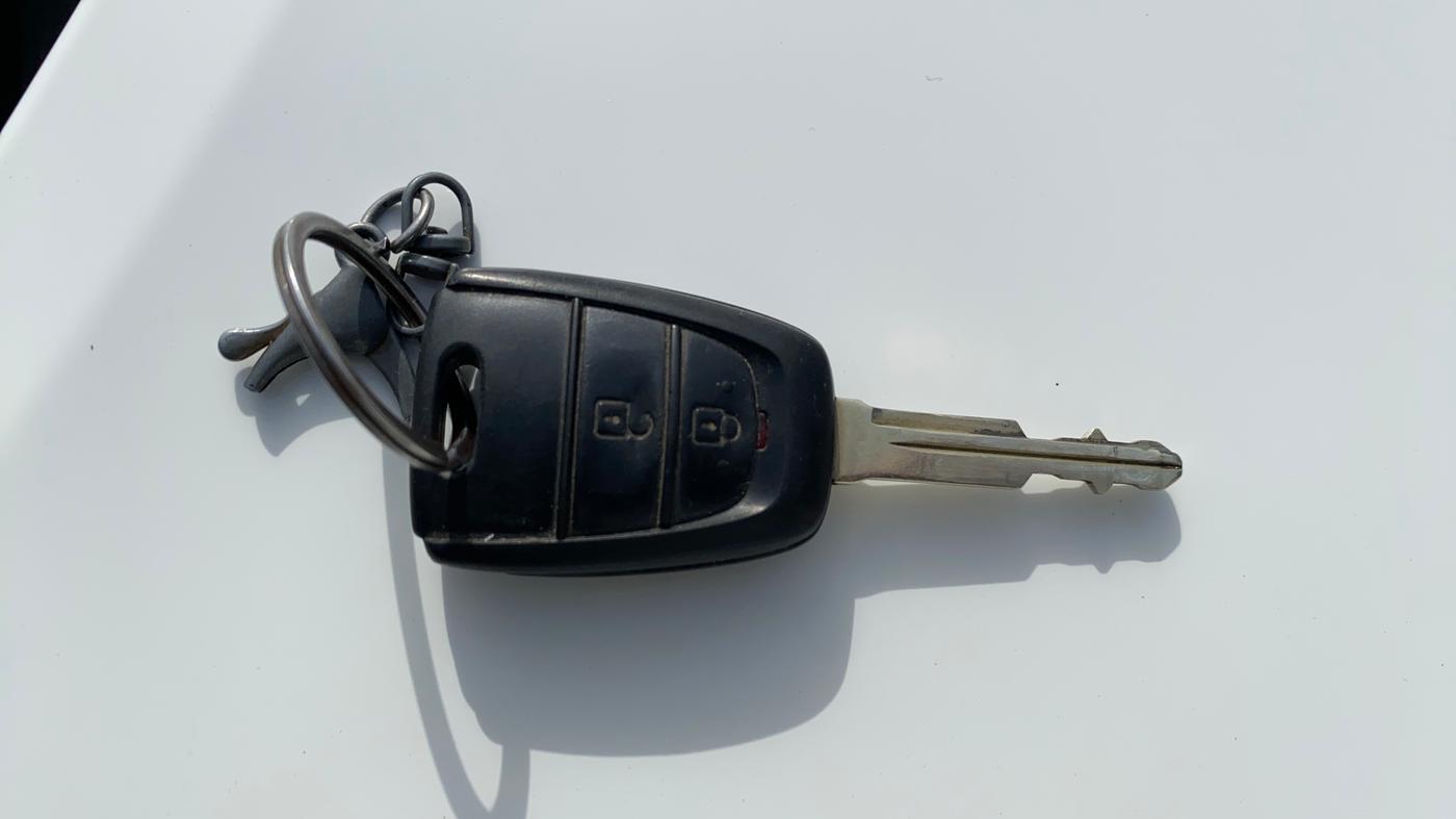 2019 Hyundai Grand i10 SPORTZ AT 1.2 KAPPA VTVT, Petrol, Automatic, 32,576 km, Key Close Up