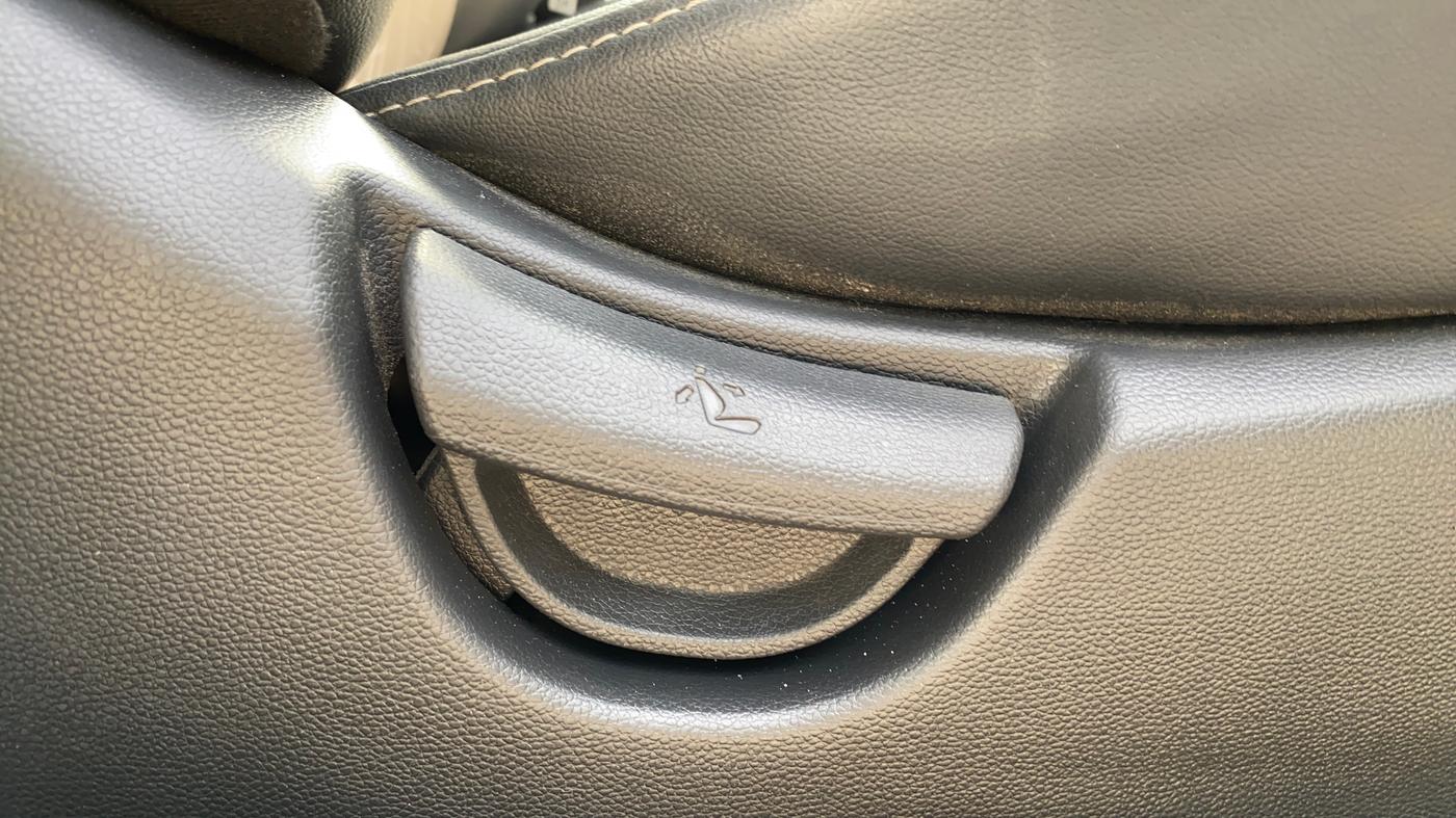 2019 Hyundai Grand i10 SPORTZ AT 1.2 KAPPA VTVT, Petrol, Automatic, 32,576 km, Driver Side Adjustment Panel