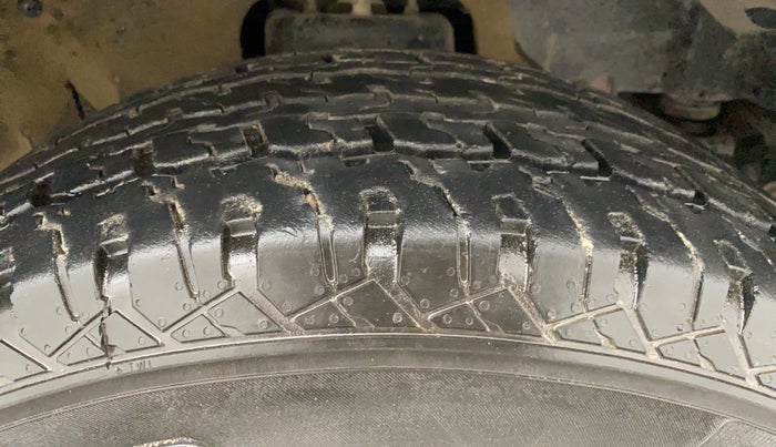 2021 Mahindra Thar LX PETROL HT 4WD AT, Petrol, Automatic, 15,139 km, Right Front Tyre Tread