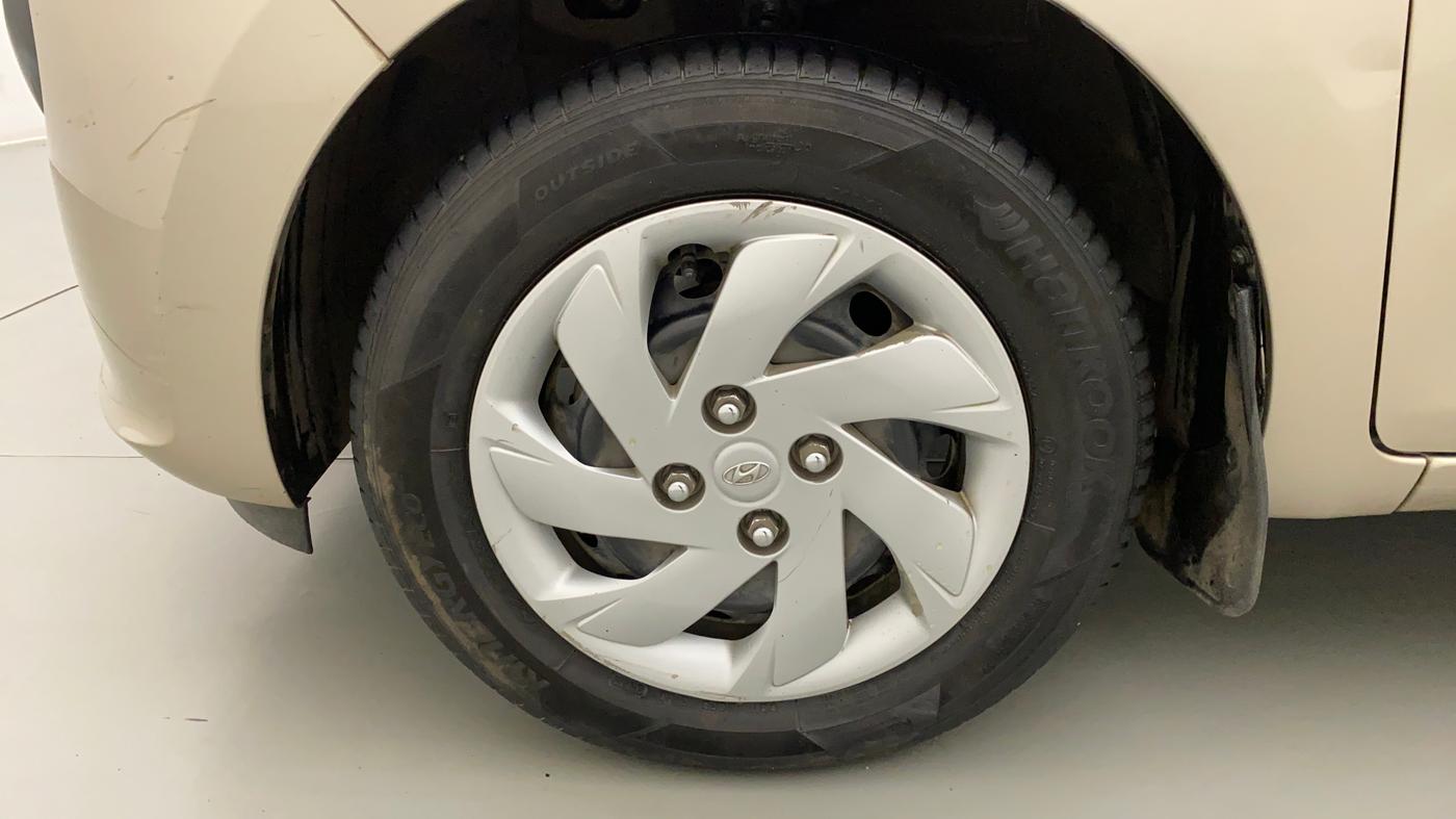 2018 Hyundai NEW SANTRO SPORTZ CNG, CNG, Manual, 91,400 km, Left Front Wheel